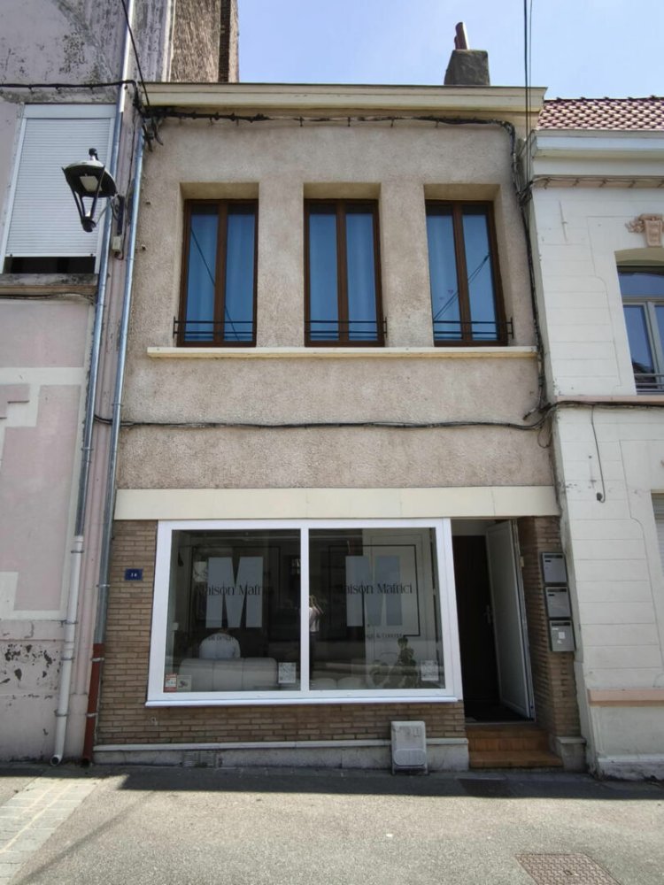 3 bedrooms Building in Conde-sur-l'Escaut, France No. 88005