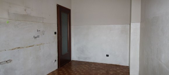 4 rooms Apartment in Alba, Italy No. 191658 7