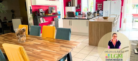 Casa de 5 dormitorios en Vendome, France No. 158196 2