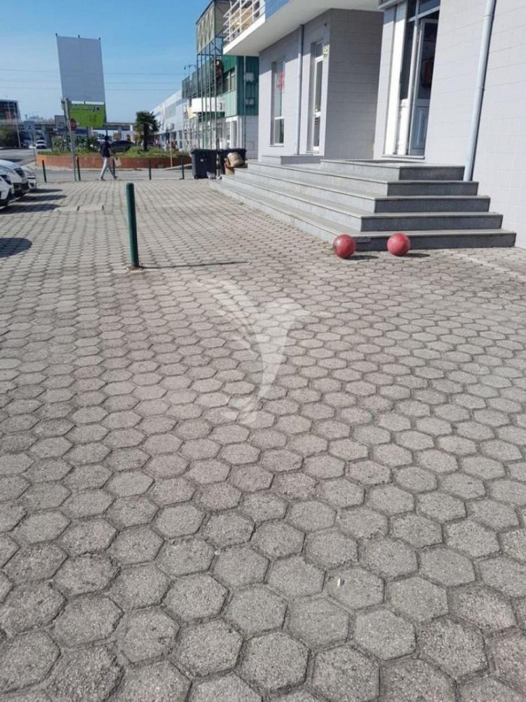 211m² Shop in Aveiro, Portugal No. 1883