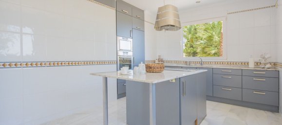 3 bedrooms Villa in Calpe, Spain No. 135940 9