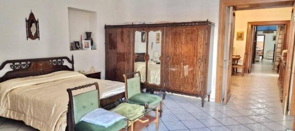 Квартира с 5 комнатами в Торре Аннунциата, Италия № 27877 5