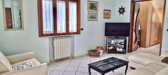 Квартира с 5 комнатами в Торре Аннунциата, Италия № 27877 3