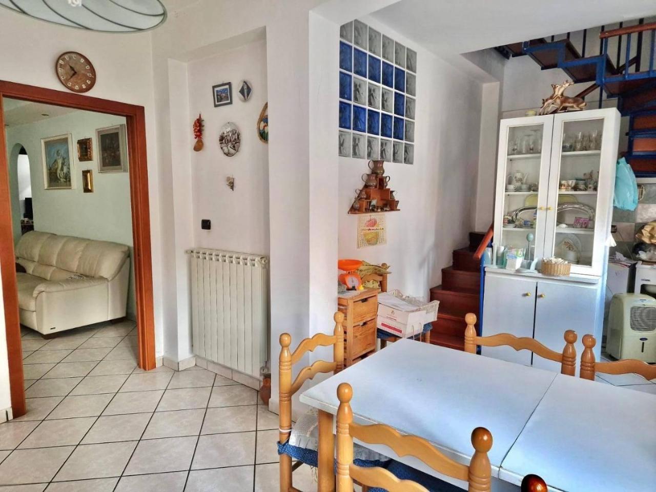 Квартира с 5 комнатами в Торре Аннунциата, Италия № 27877