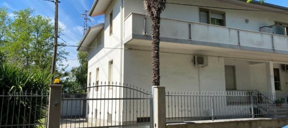 8-salle Maison à Chieti, Italy No. 168897 33