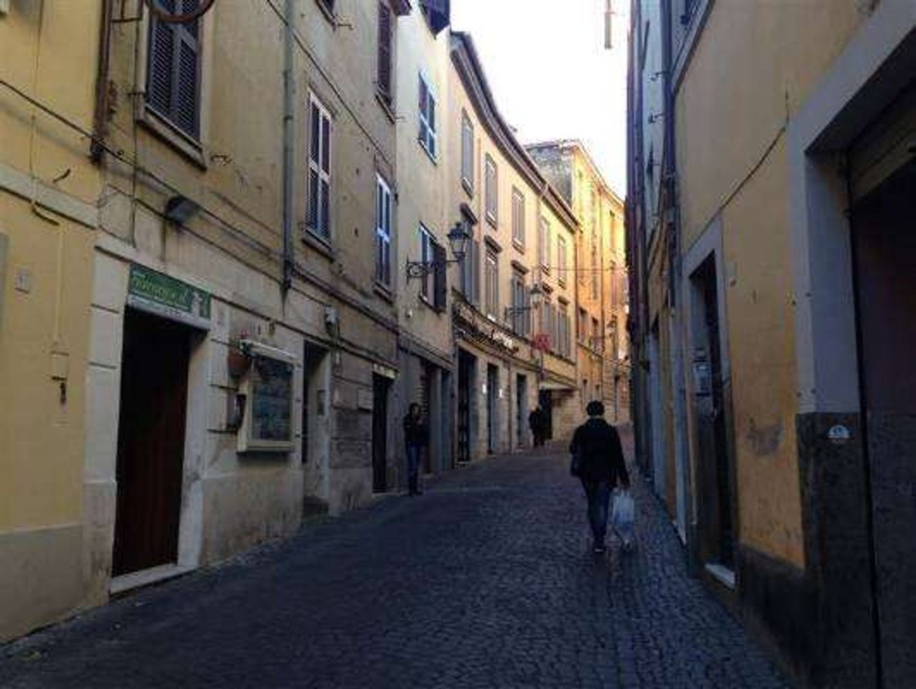 20m² Commercial property in Velletri, Italy No. 360024