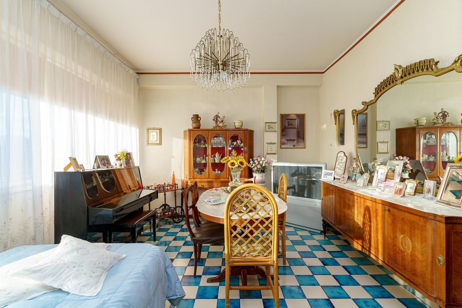 Apartamento de 6 habitaciónes en Catania, Italy No. 104972