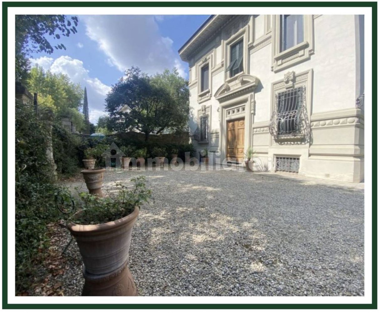 3 bedrooms Apartment in Florence, Italy No. 337612