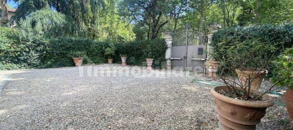3 bedrooms Apartment in Florence, Italy No. 337612 3