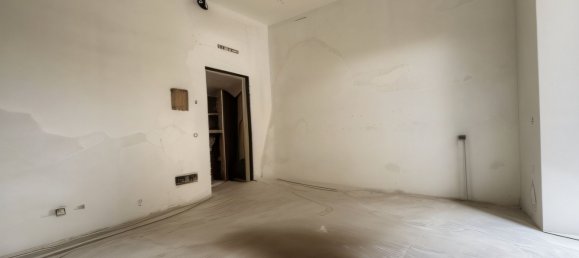 2 rooms Apartment in Florence, Italy No. 40598 4