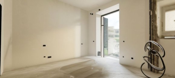 2 rooms Apartment in Florence, Italy No. 40598 8