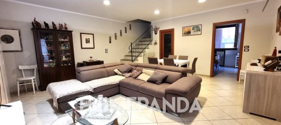 Villa de 4 habitaciónes en Moncalieri, Italy No. 353763 6