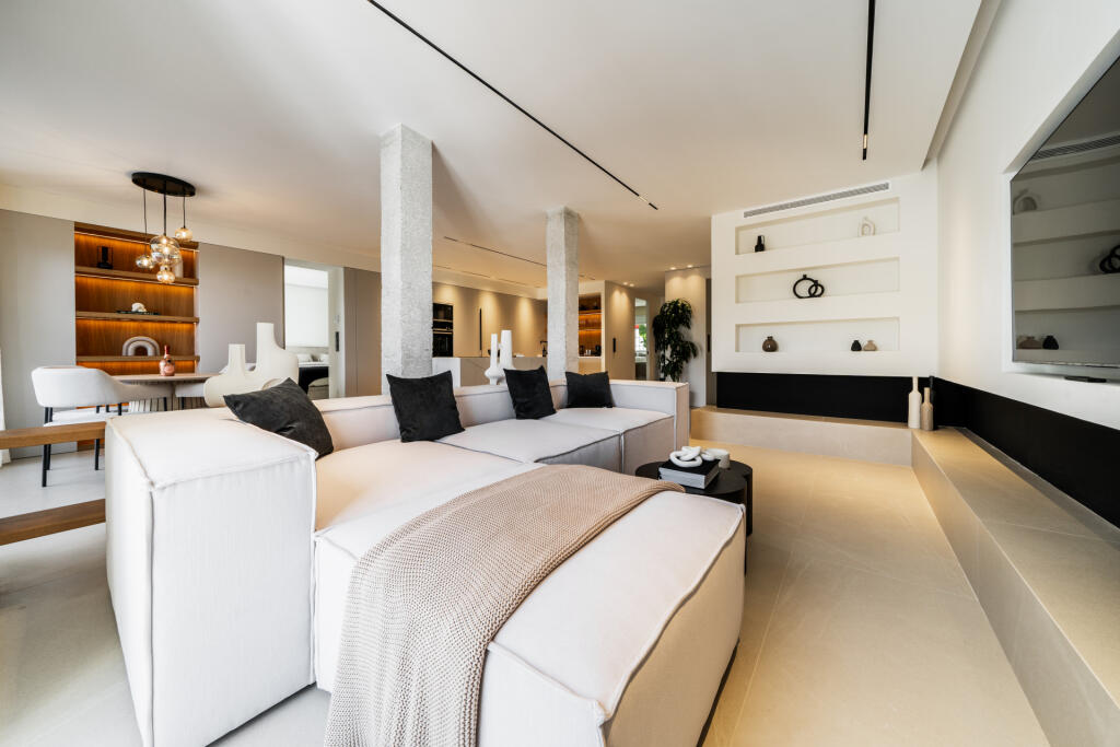 3 bedrooms Apartment in Marbella, Spain No. 78373