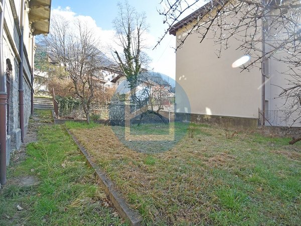 Вилла с 10 комнатами в Эдоло, Италия № 122256