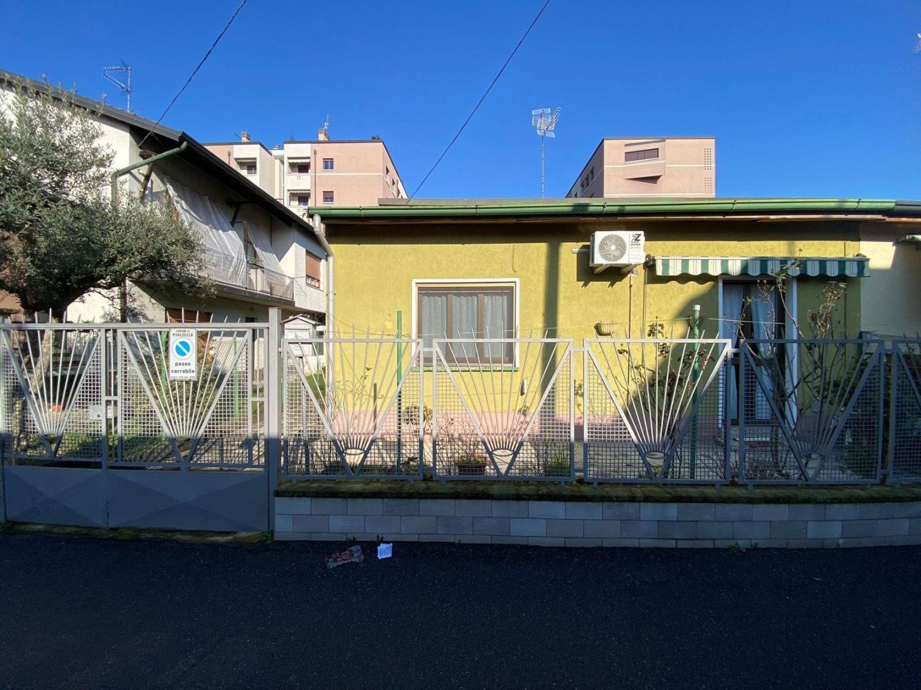 3-Zimmer Villa in Pioltello, Italy, Nr. 45115