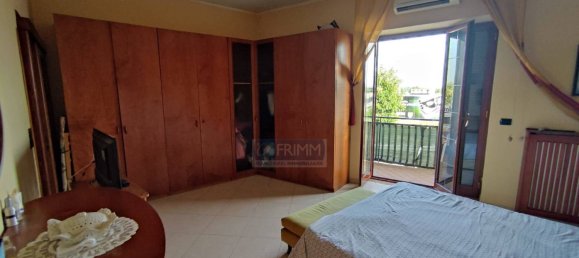 2 bedrooms House in Pomigliano d'Arco, Italy No. 30357 9