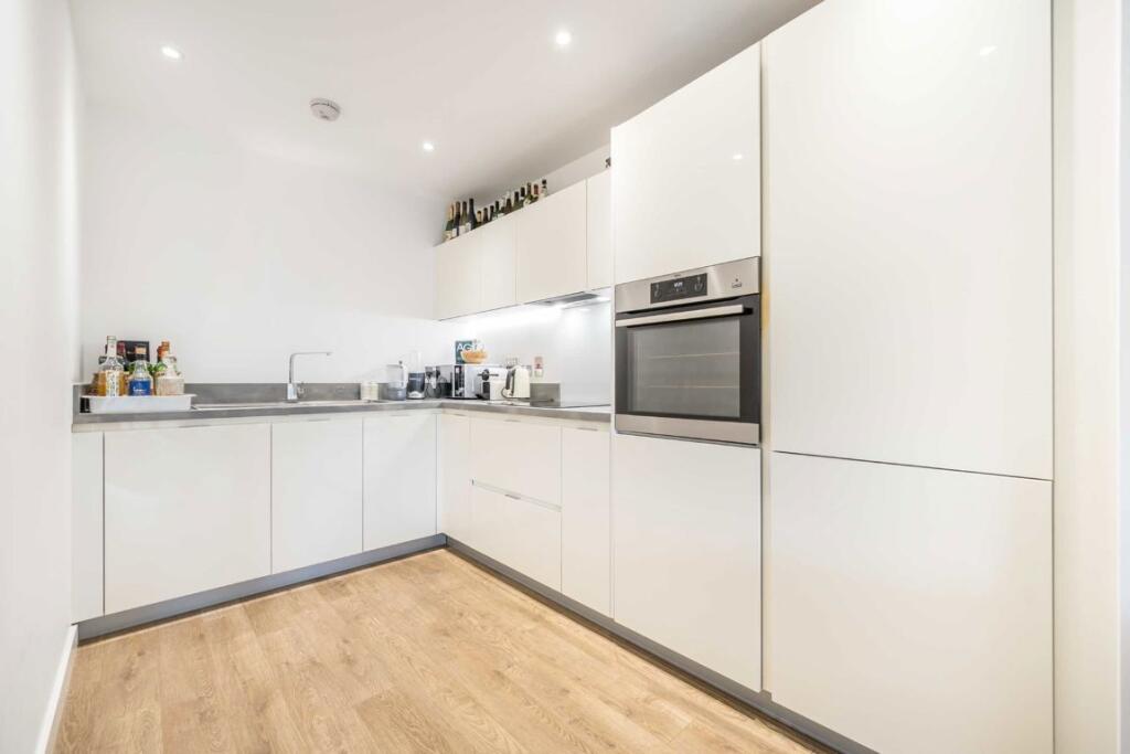 Квартира с 1 спальней в Кэнэри-Уорф, Великобритания № 5645