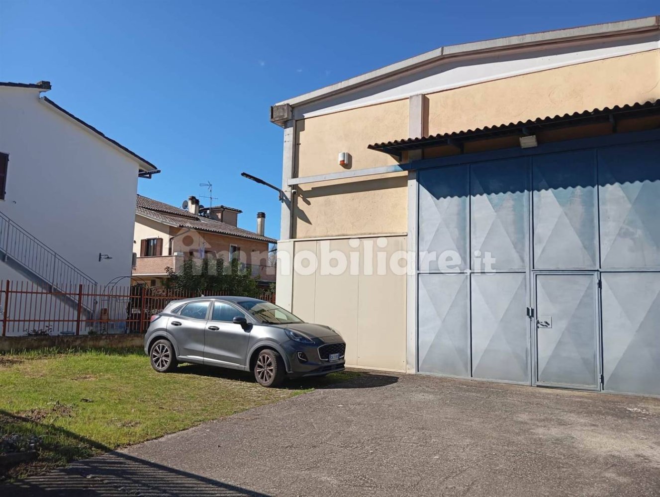 200m² Warehouse in Terni, Italy No. 300424