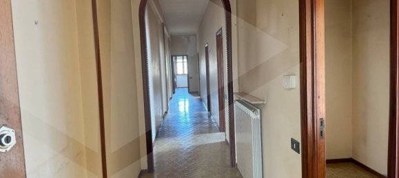 5-Zimmer Wohnung in Nola, Italy, Nr. 22359 10