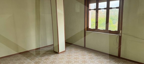 5-Zimmer Wohnung in Nola, Italy, Nr. 22359 3