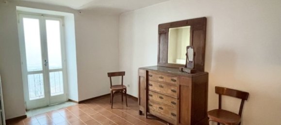 3 bedrooms House in Ottiglio, Italy No. 373932 3