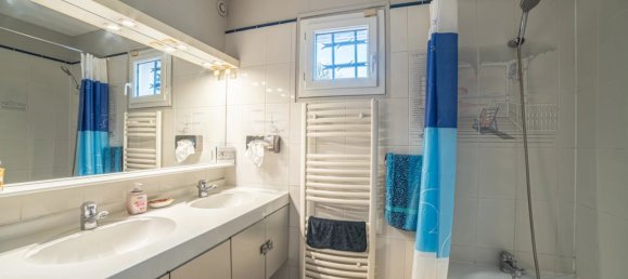 5 bedrooms Villa in Vienne, France No. 346432 8