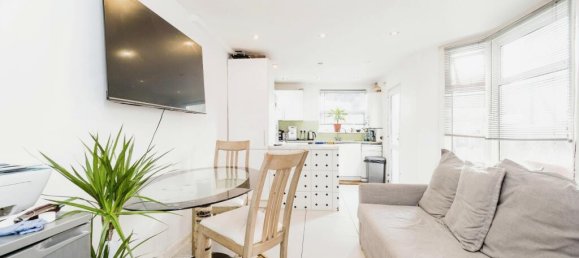 3 bedrooms House in London, United Kingdom No. 11401 2