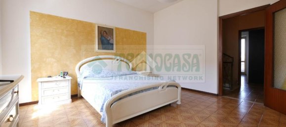 2 Schlafzimmer Haus in Pumenengo, Italy, Nr. 316295 16