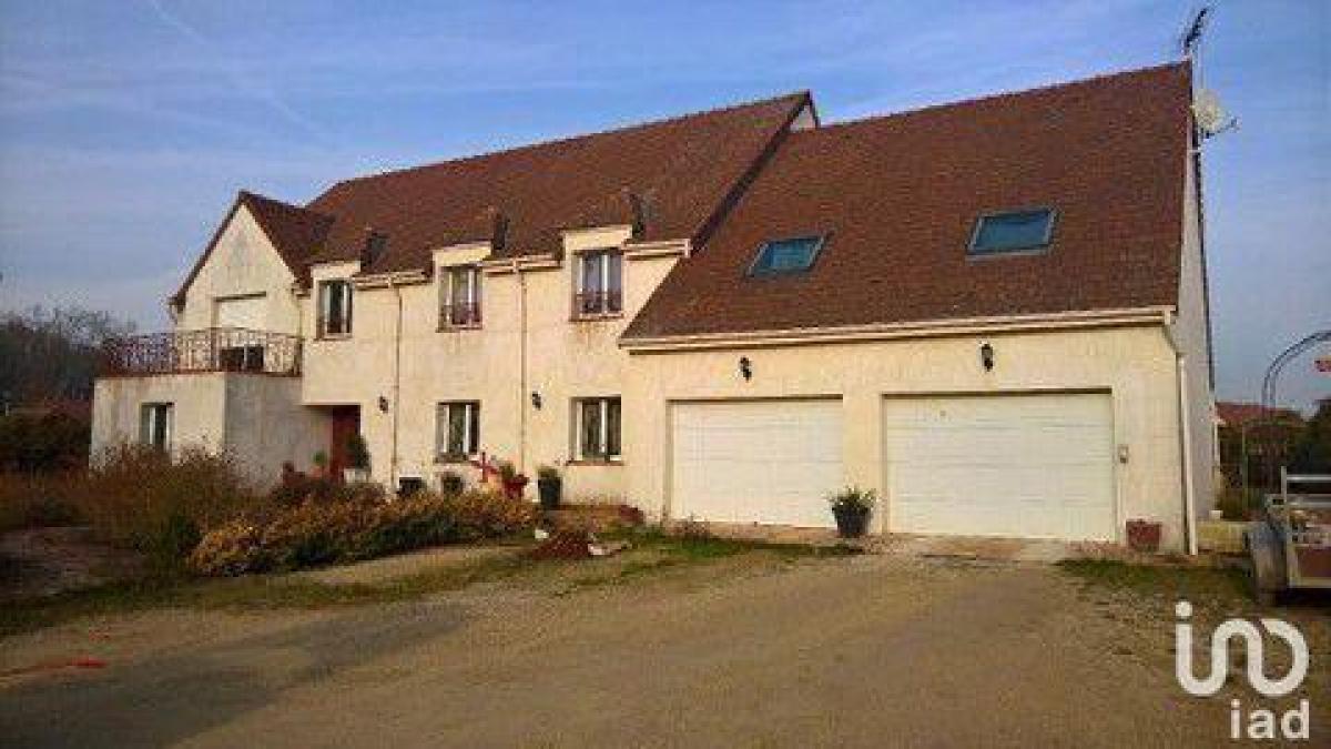 6 bedrooms House in Dreux, France No. 7916