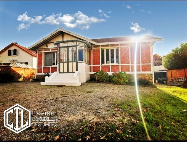 3 Schlafzimmer Haus in Clichy-sous-Bois, France, Nr. 137643