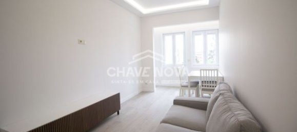 3 bedrooms Apartment in Porto, Portugal No. 53424 2