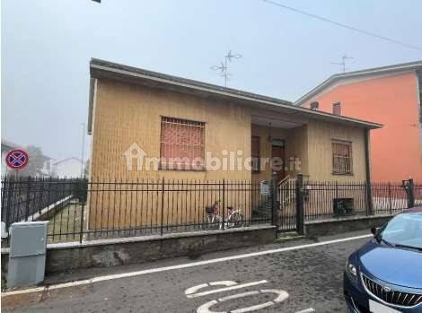 Casa de 4 dormitorios en Mulazzano, Italy No. 296785