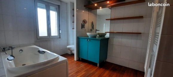 Casa de 3 dormitorios en Saint-Quentin, France No. 62935 18