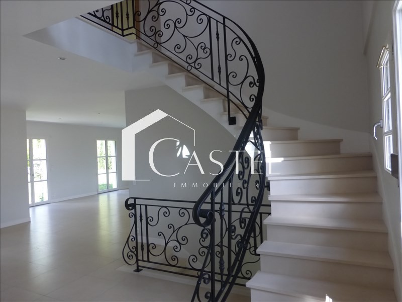 5 bedrooms Villa in Orgeval, France No. 299067