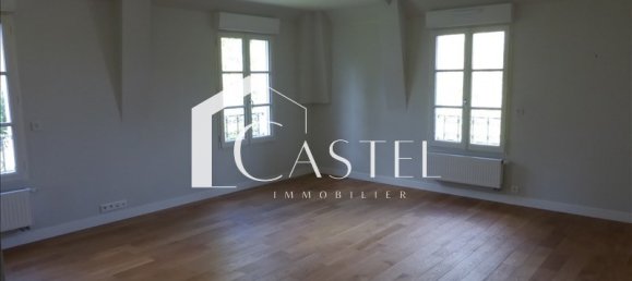 5 bedrooms Villa in Orgeval, France No. 299067 4