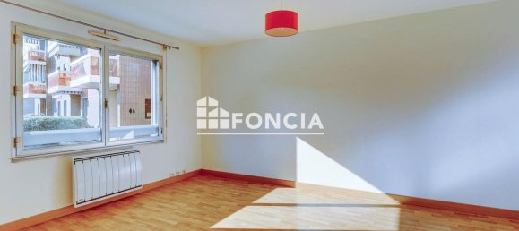 Estudio en Dijon, France No. 260937 8