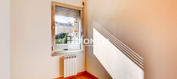 Estudio en Dijon, France No. 260937 10