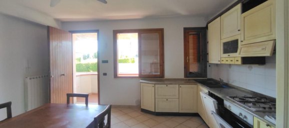 3 rooms Apartment in Cerreto Guidi, Italy No. 199675 4