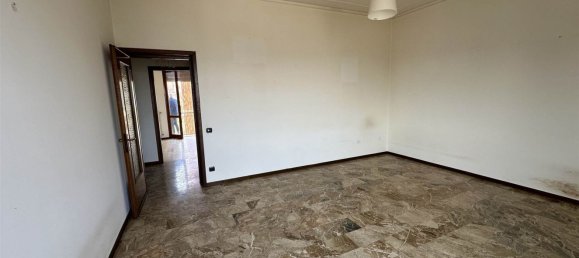 3 bedrooms Apartment in Piacenza, Italy No. 313056 3