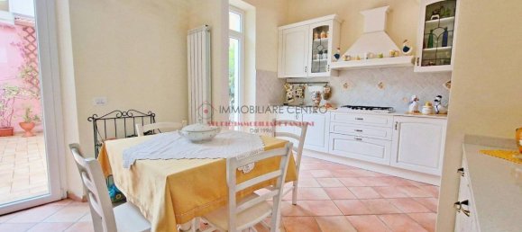 5 rooms House in Viareggio, Italy No. 105731 4