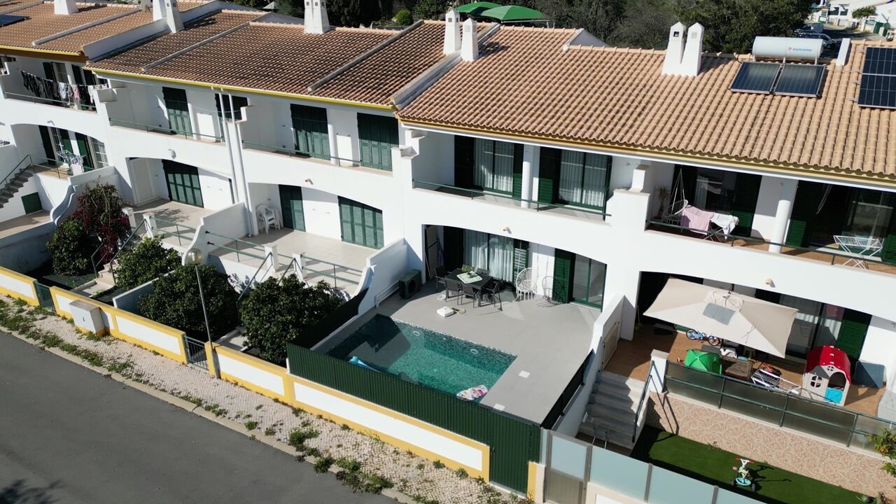 Вилла с 3 спальнями в Албуфейра, Португалия № 101858