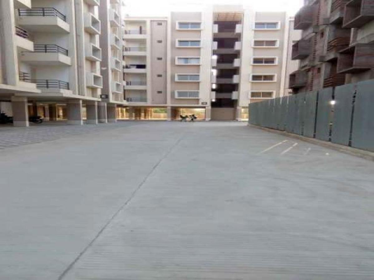 2 bedrooms House in Amdavad, India No. 13117