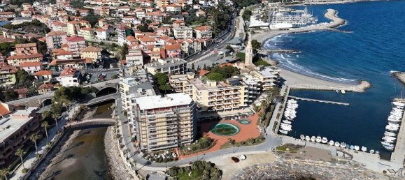 2 Schlafzimmer Wohnung in San Lorenzo al Mare, Italy, Nr. 68330 24