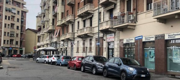 5 rooms Commercial property in Turin, Italy No. 206508 2