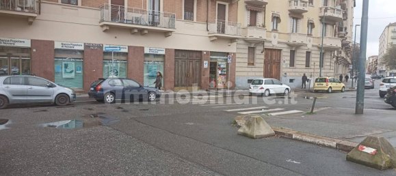 5 rooms Commercial property in Turin, Italy No. 206508 14