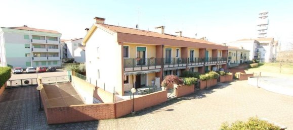 Вилла с 6 комнатами в Верона, Италия № 37259 22