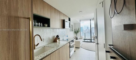 1 chambre propriété commerciale à vendre à Miami, Miami-Dade, Florida, USA № 615810 17