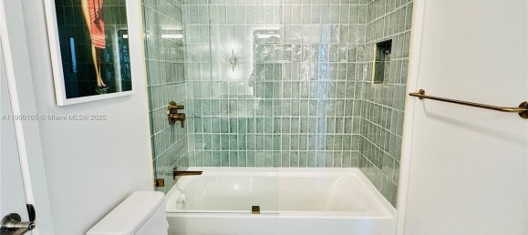 1 chambre propriété commerciale à vendre à Miami, Miami-Dade, Florida, USA № 615810 10