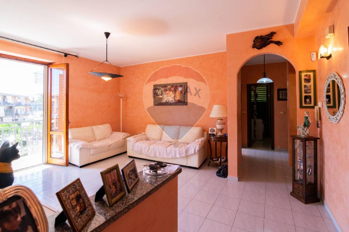 2 bedrooms Apartment in Aci Catena, Italy No. 329278
