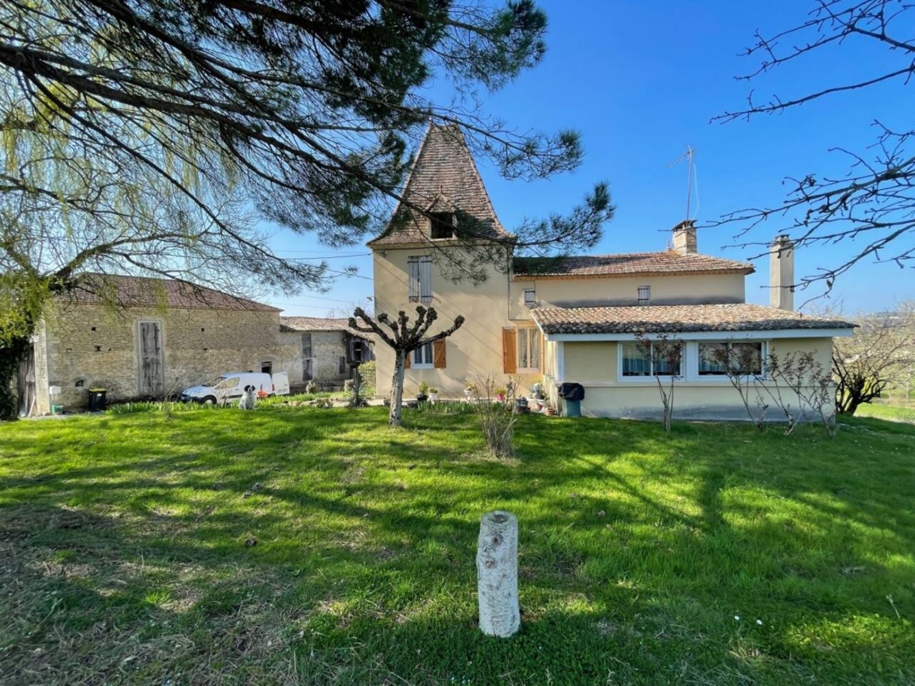 Casa de 3 dormitorios en Saint-Vivien-de-Monsegur, France No. 110996